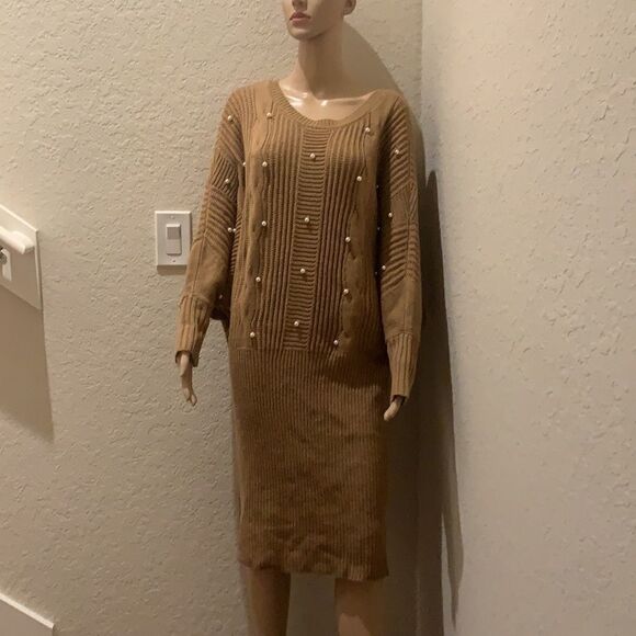 Cable Knit Camel Sweater Dress with Pearls - Picture 4 of 17
